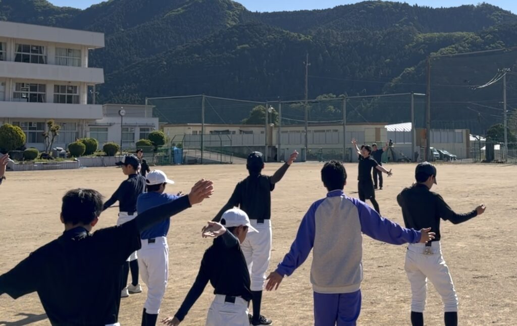 中学校野球部でストレッチ指導を行いました